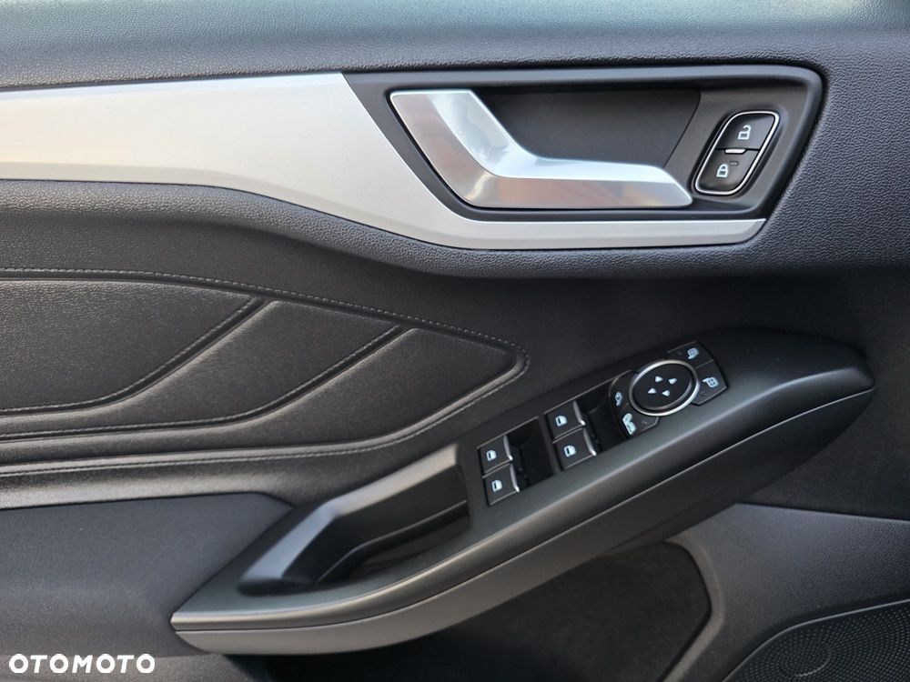 Ford Focus 1.5 EcoBlue Start-Stopp-System COOL&CONNECT DESIGN - 29