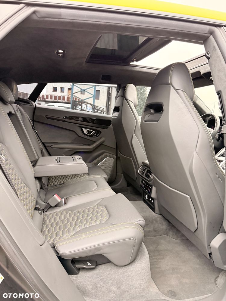 Lamborghini Urus - 12