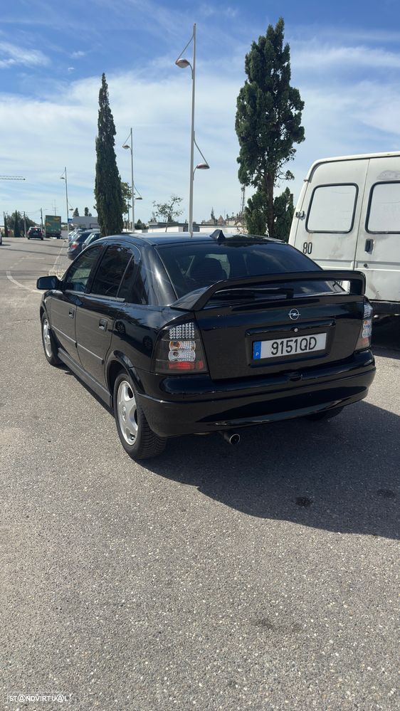 Opel Astra 1.4 Sport - 4