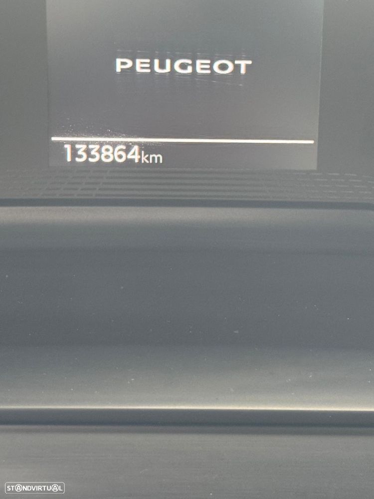 Peugeot 2008 PureTech 130 Allure - 25