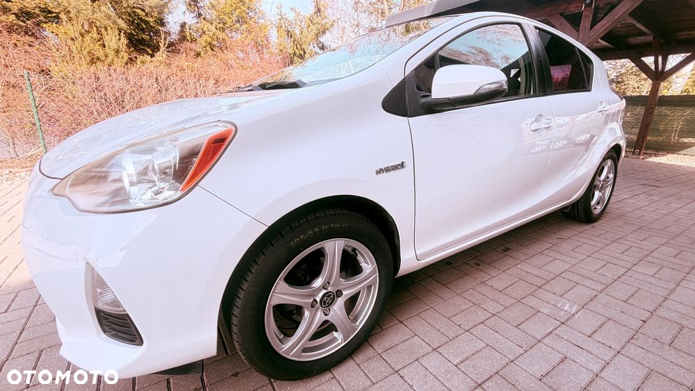 Toyota Prius (Hybrid) - 9