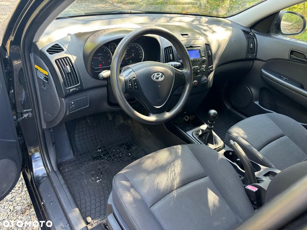 Hyundai i30 1.6 CRDi Classic + - 7