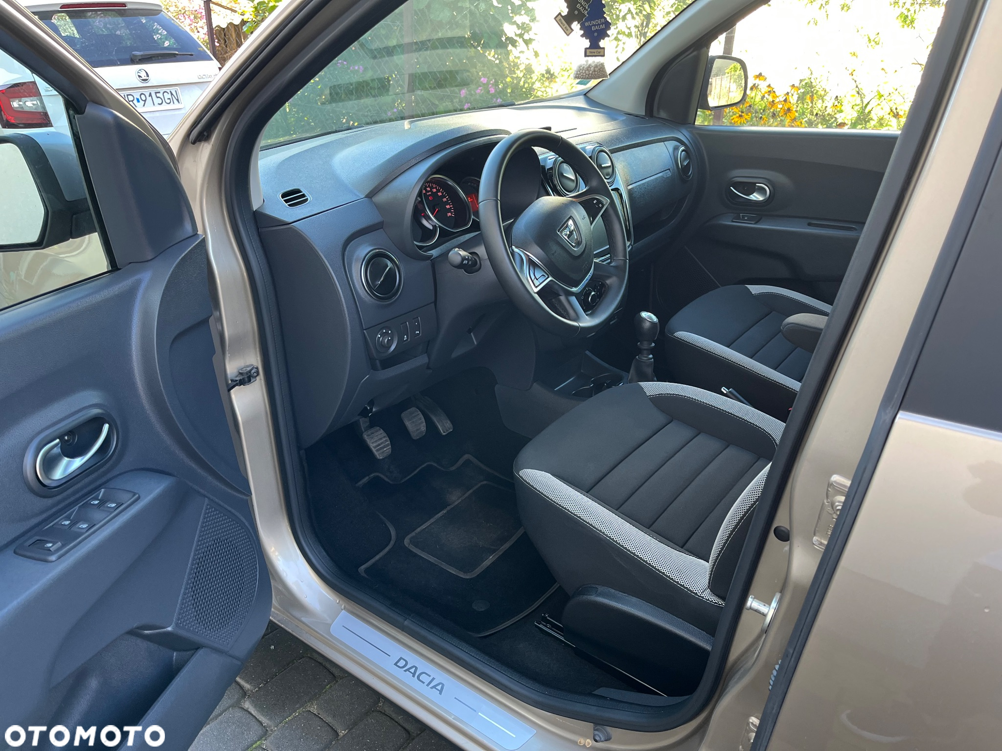 Dacia Lodgy Blue dCi 115 (7-Sitzer) Stepway Selection Blue - 7