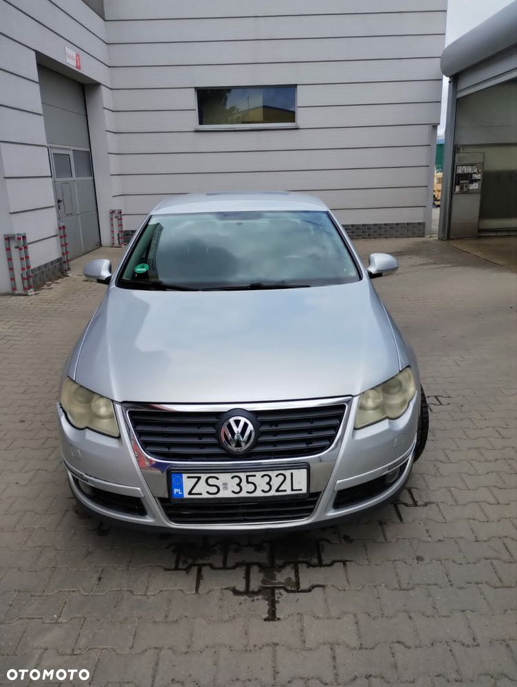 Volkswagen Passat 2.0 TDI DPF Sportline - 14