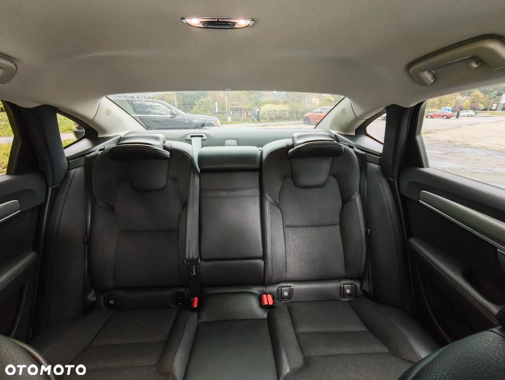 Volvo S90 T4 Momentum - 13