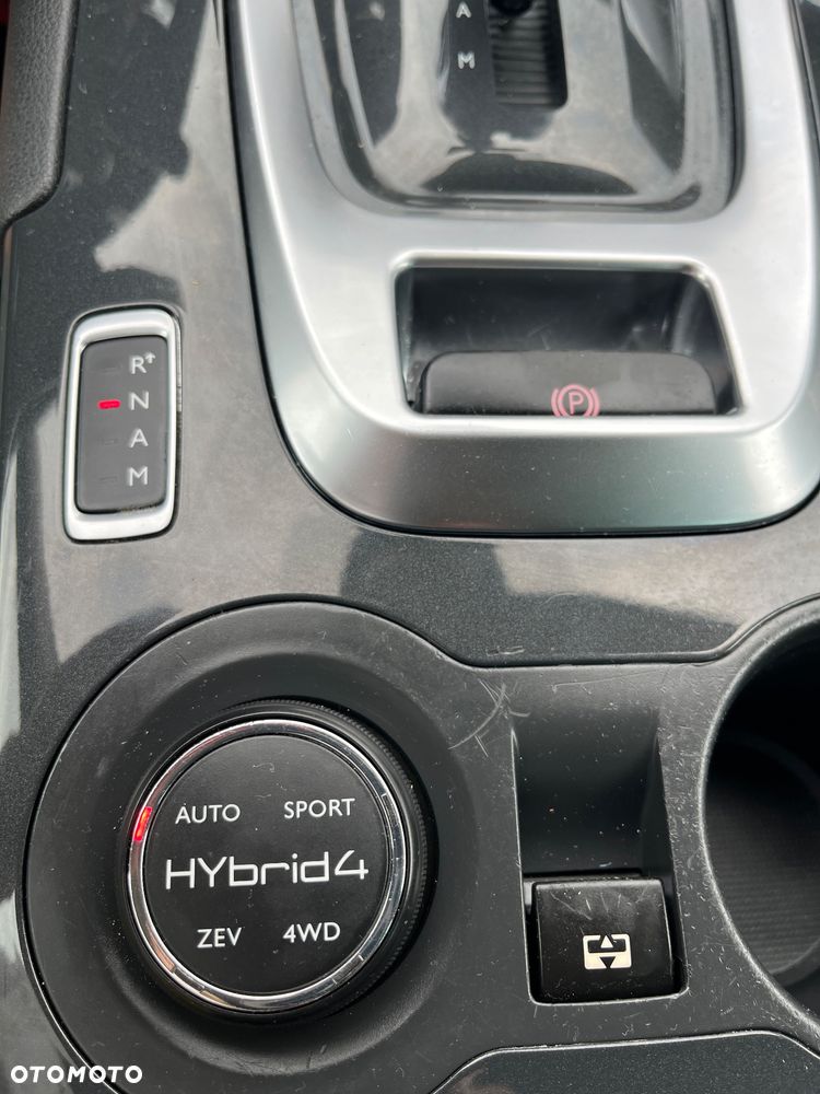 Peugeot 3008 Hybrid4 - 14