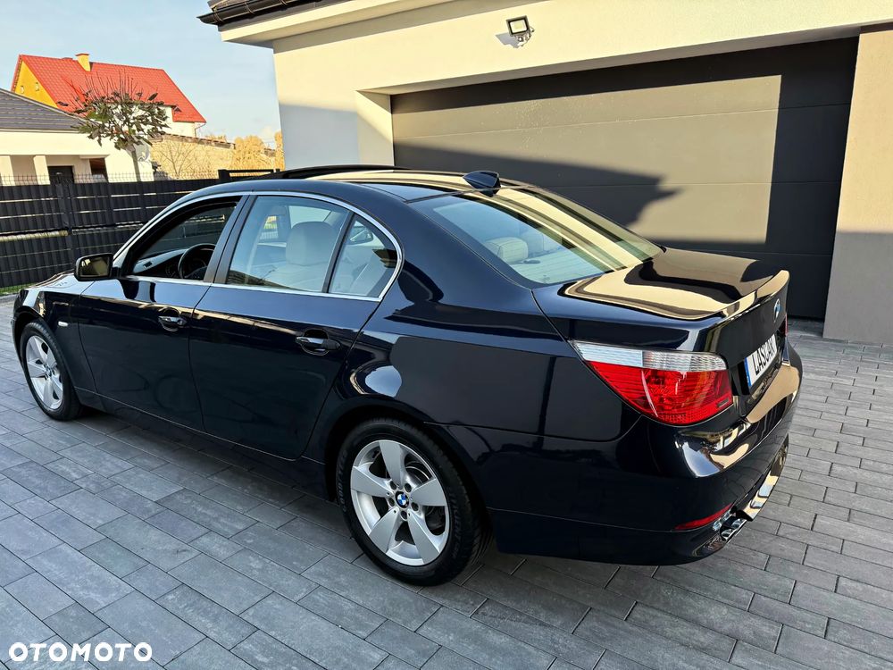 BMW Seria 5 525xi - 24