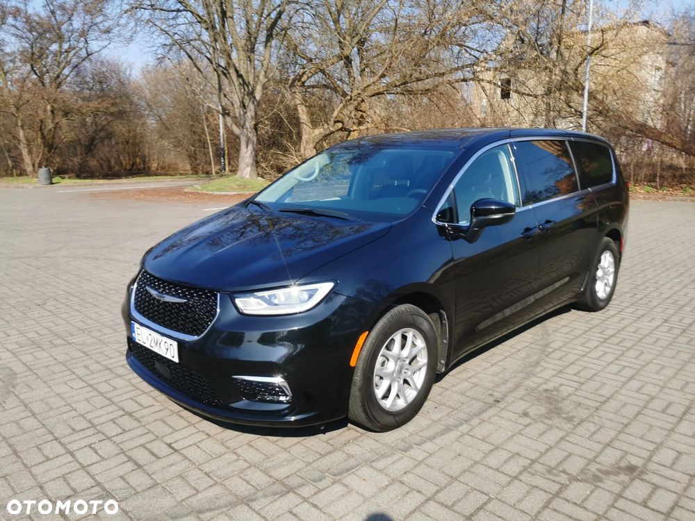 Chrysler Pacifica - 2