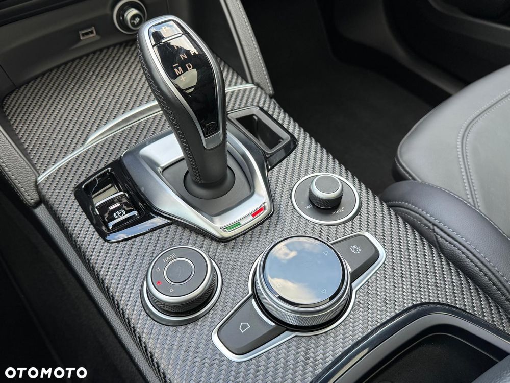Alfa Romeo Stelvio 2.9 Bi Turbo V6 Quadrifoglio Q4 - 17