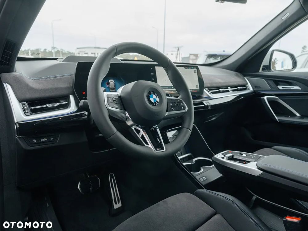 BMW X1 xDrive23i mHEV - 8