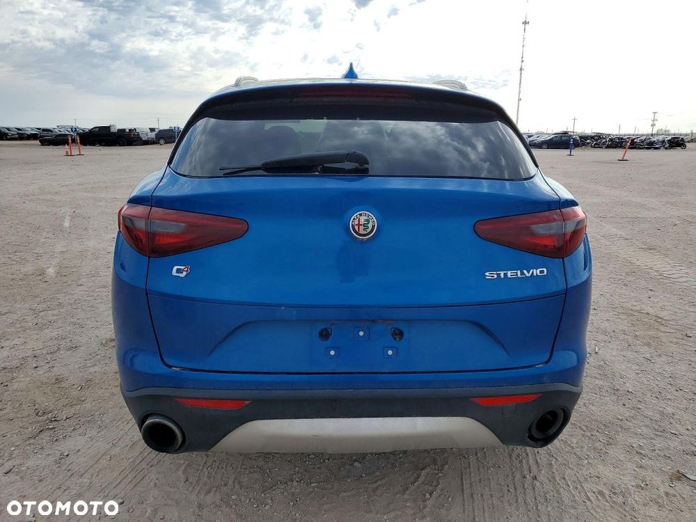 Alfa Romeo Stelvio 2.0 Turbo 16V AT8-Q4 Ti - 5