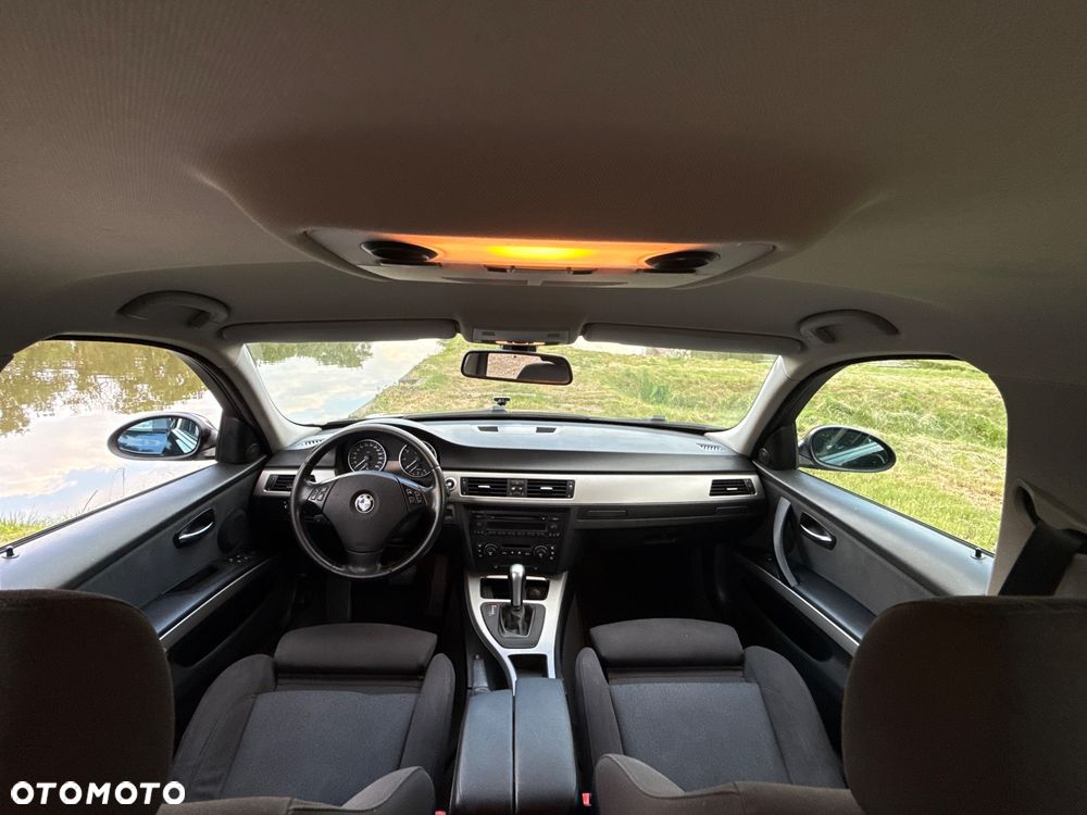 BMW Seria 3 320i - 18