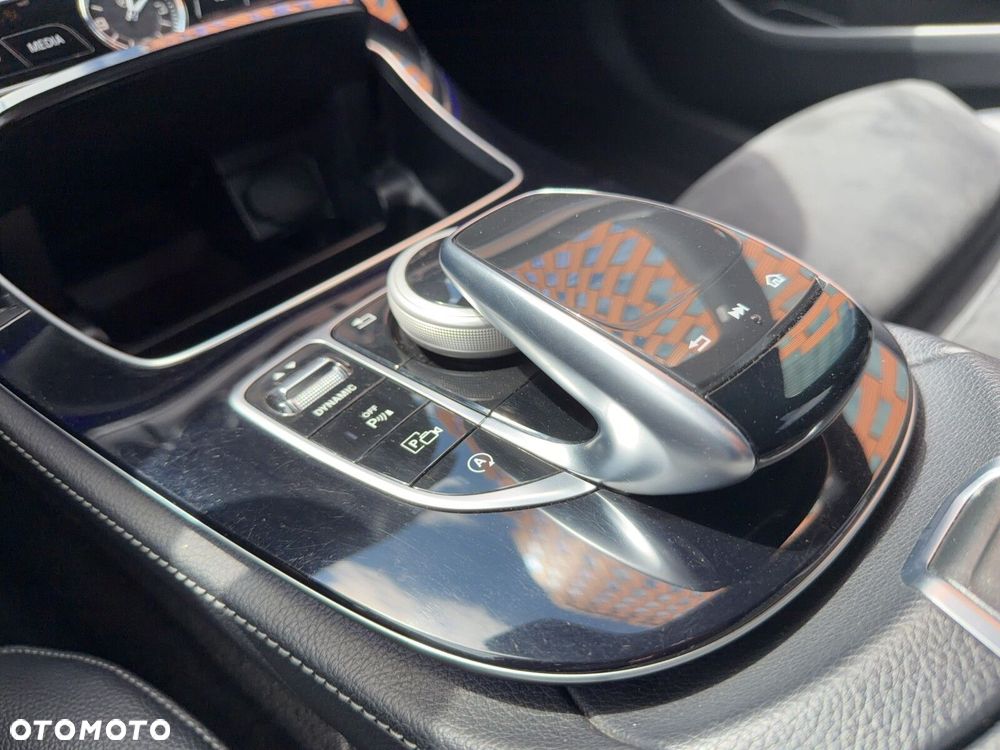 Mercedes-Benz Klasa E - 22