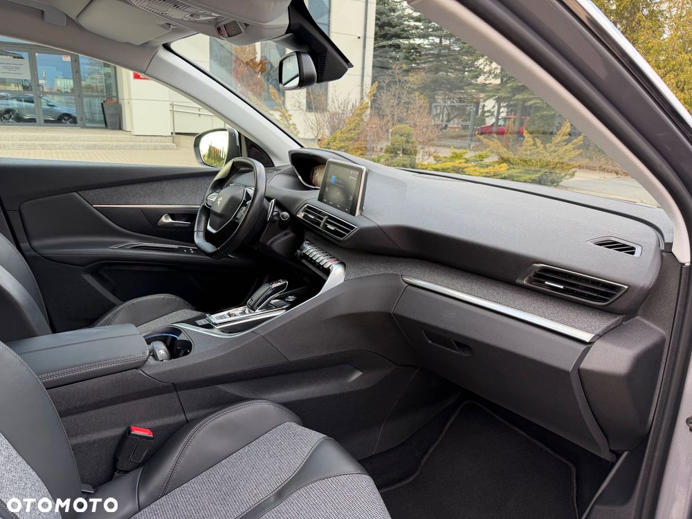 Peugeot 3008 1.2 PureTech Allure - 24