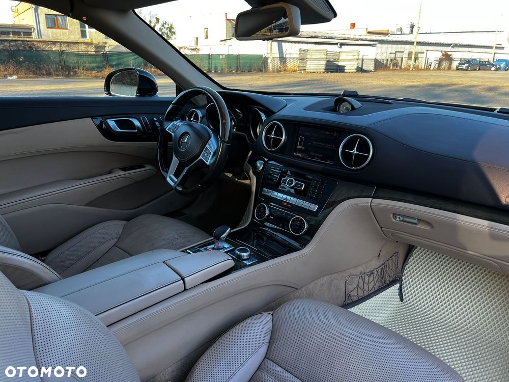 Mercedes-Benz SL - 28