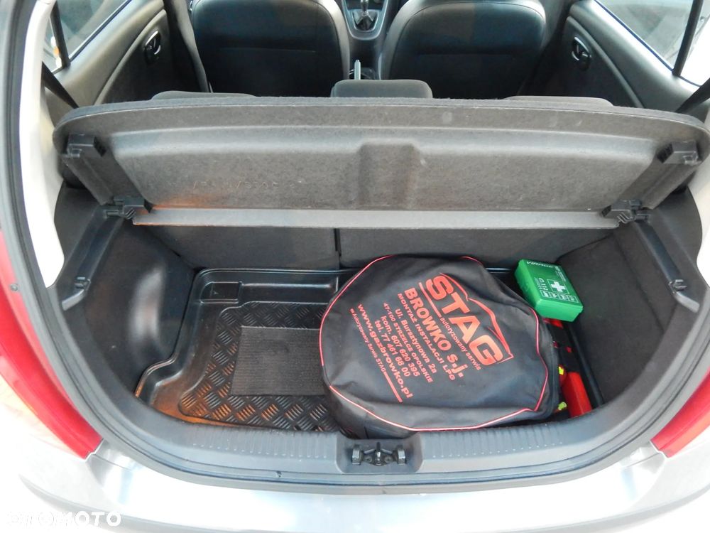 Hyundai i10 1.2 Premium - 24