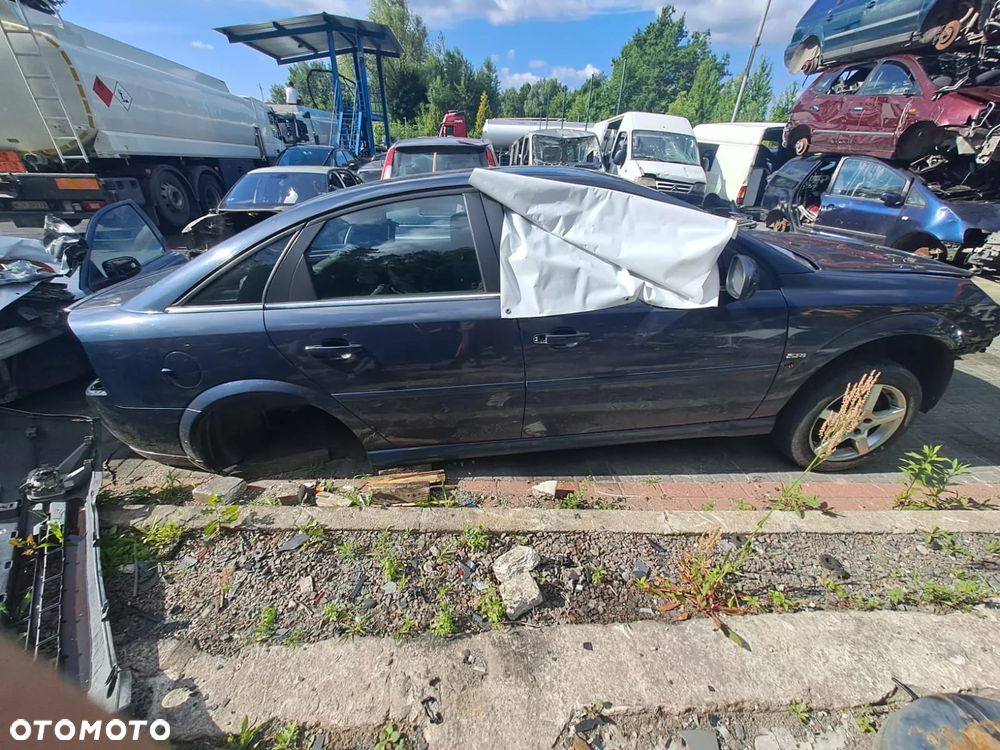 Opel Vectra C FL (05-08r.) 1.8 B 122 KM. Silnik Z18XE Skrzynia M25 lakier 168 4XU.Cały na części.GWARANCJA !!! Przód Tył Zestaw Komplet Drzwi Klapa Zderzak Błotnik Maska Grill Atrapa Szyba Pas Lampa Lusterko Boczki Fotel Kanapa Kokpit Deska Rozdzielcza Przełącznik Włącznik Sterownik Przewody Wiązka Instalacja Moduł Komputer Czujnik Listwa Pompa Alternator Wtryski Głowica Rozrusznik Kompresor Sprzęgło Dwumas Silnik Skrzynia ABS Klimatyzacji Paliwa Wspomagania Kolektor Turbina Przepustnica Zawór Chłodnica Koło Hak Belka Sanki Zawieszenie Mcpherson Półoś Amortyzator Wydech Tłumik Zacisk Most - 5
