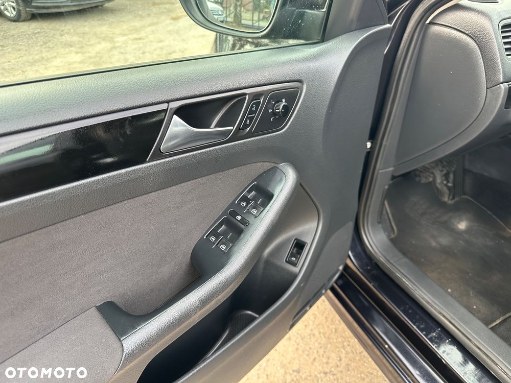 Volkswagen Jetta 1.2 TSI BlueMotion Technology Trendline - 13