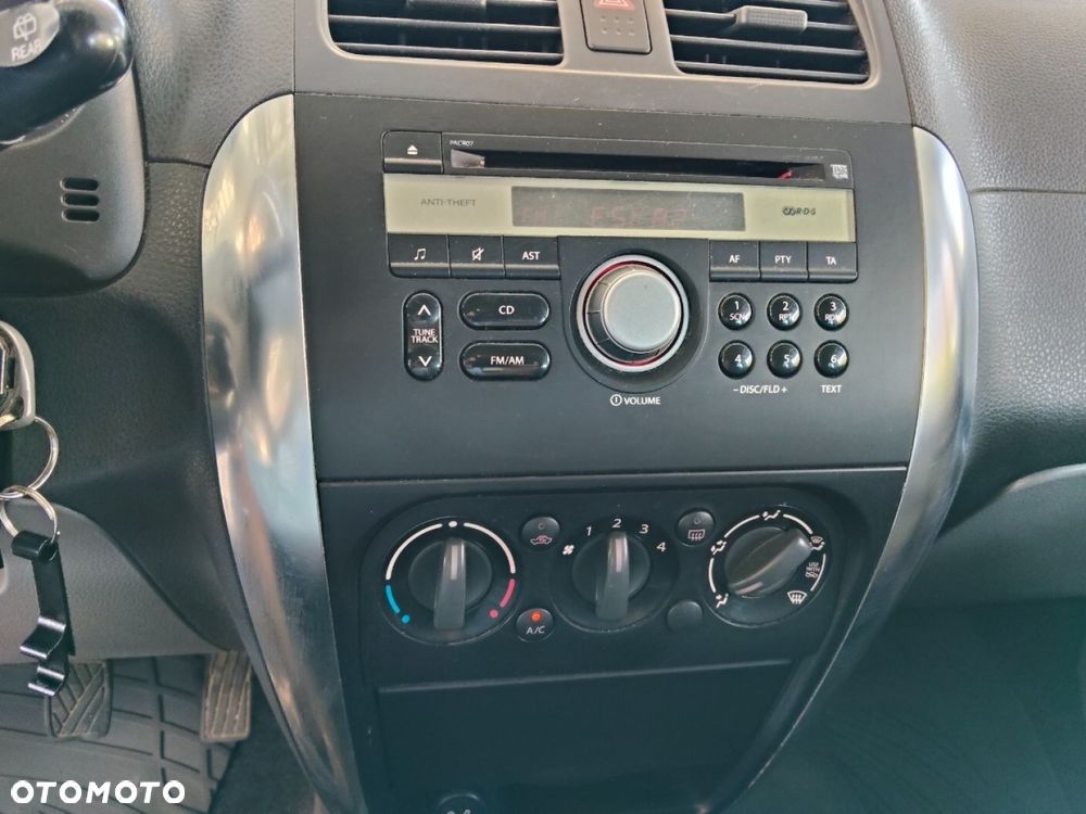 Suzuki SX4 - 8
