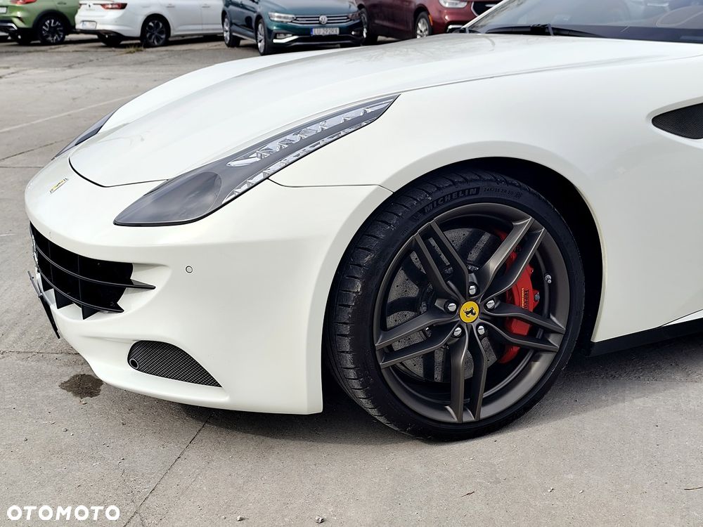 Ferrari FF - 7