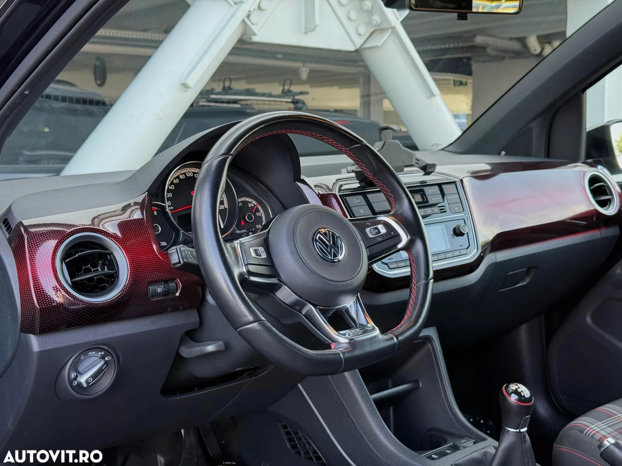 Volkswagen up! GTI - 16