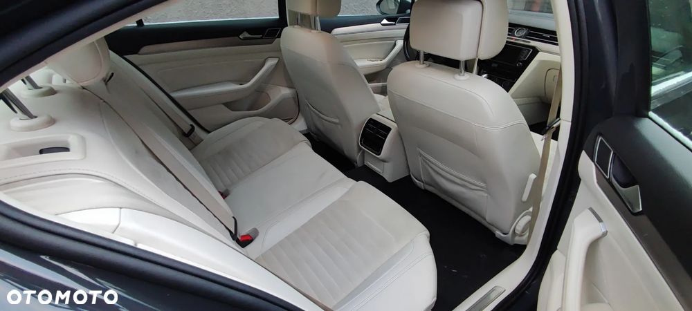 Volkswagen Passat 2.0 TDI BMT Highline DSG - 14