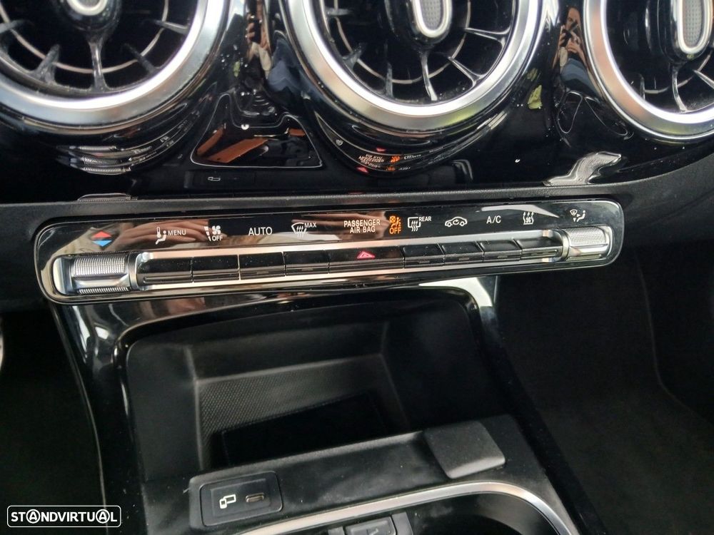 Mercedes-Benz A 250 e 8G-DCT AMG Line - 27