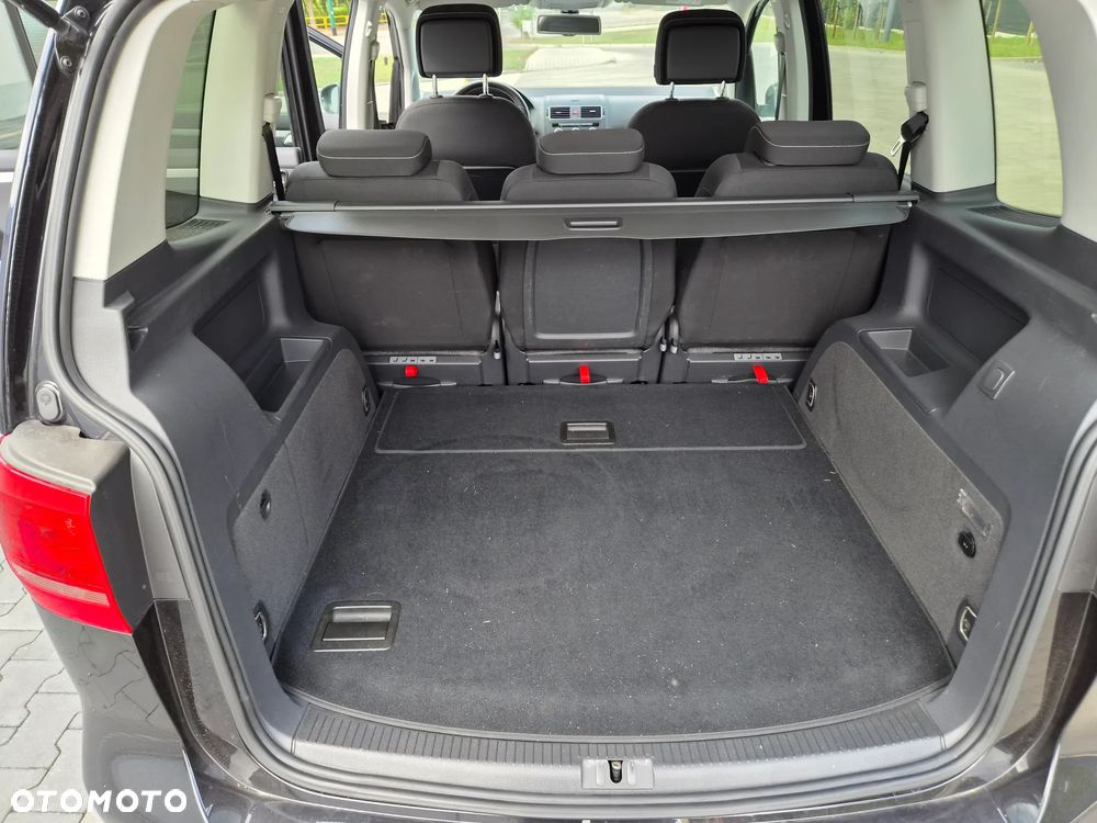 Volkswagen Touran 1.4 TSI DSG Cup - 17