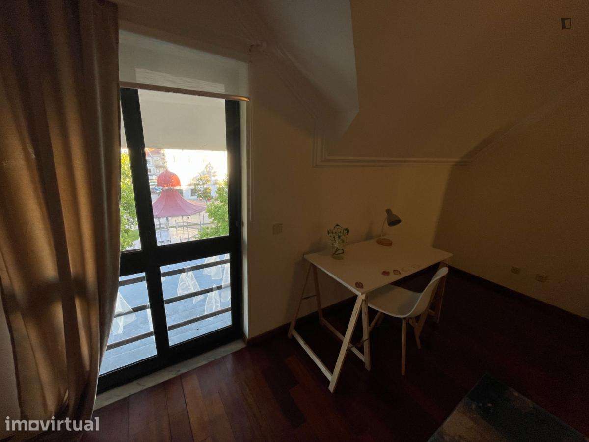 Quarto - localizado em Lisbon - Grande imagem: 5/27