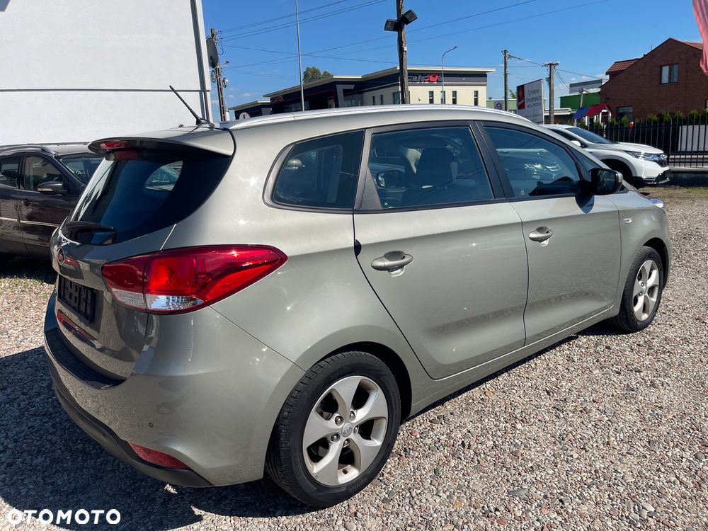 Kia Carens 1.6 GDI Dream Team Edition - 2