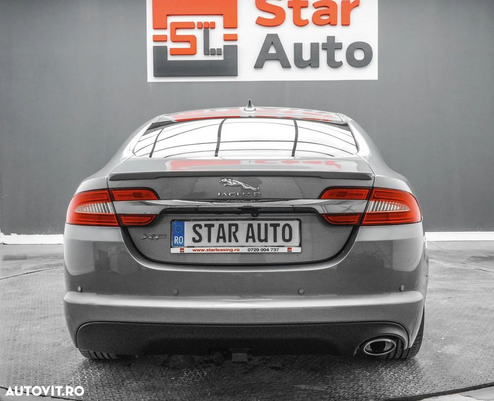 Jaguar XF 2.2D Premium Luxury - 6