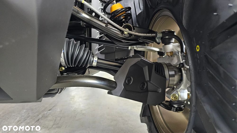 Can-Am Outlander - 10