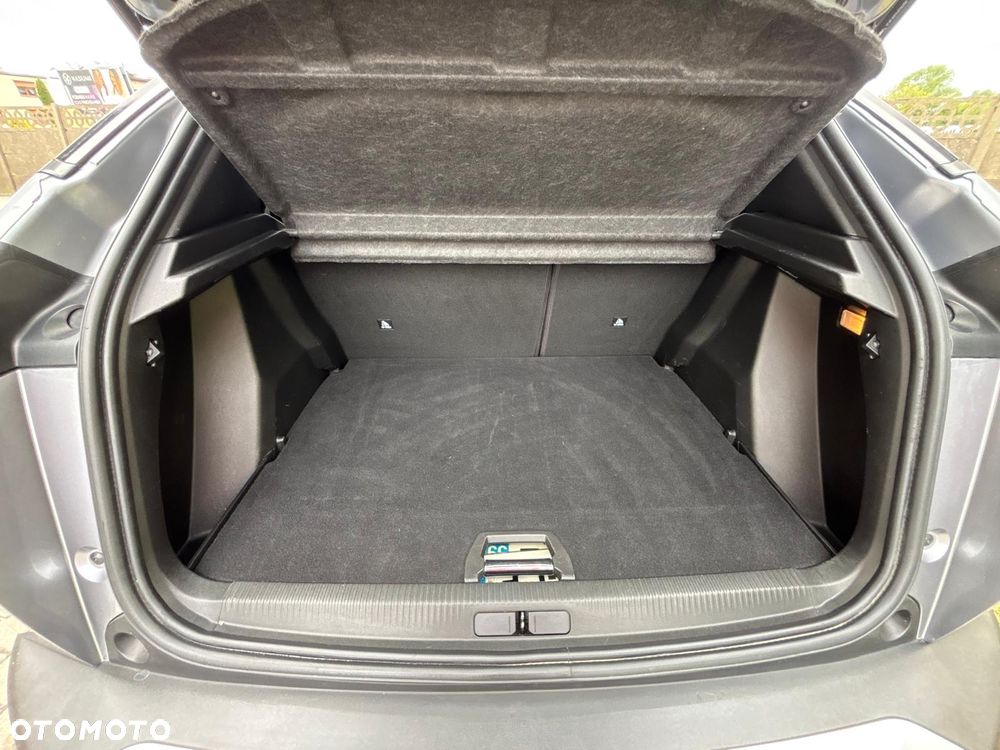 Peugeot 2008 1.5 BlueHDi Allure Pack S&S EAT8 - 17