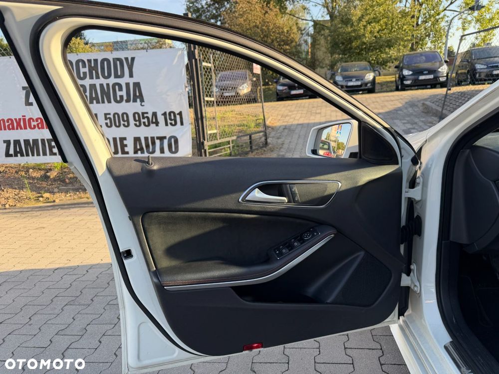 Mercedes-Benz Klasa A 180 AMG Line - 23