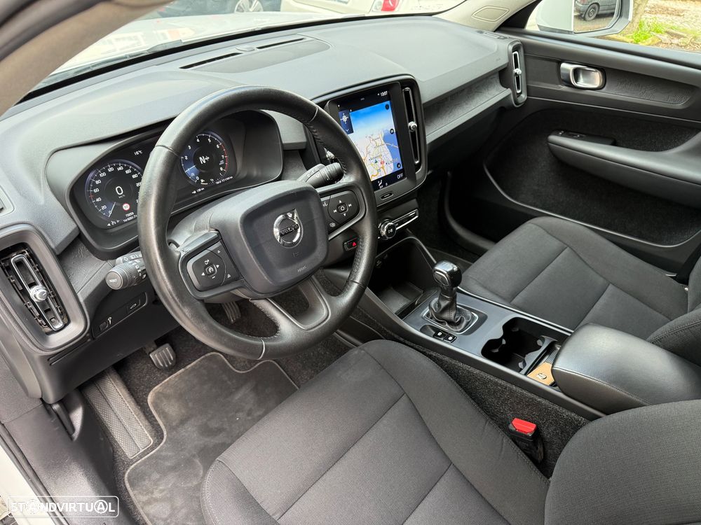 Volvo XC 40 1.5 T3 Tech Edition - 11