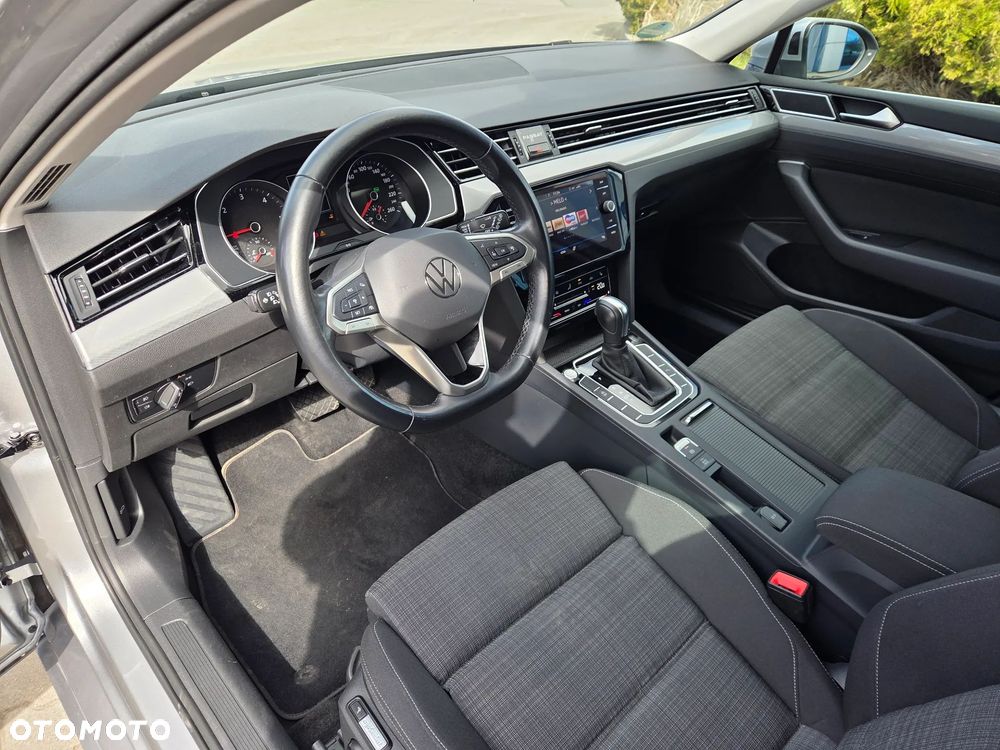 Volkswagen Passat 2.0 TDI SCR DSG Business - 8
