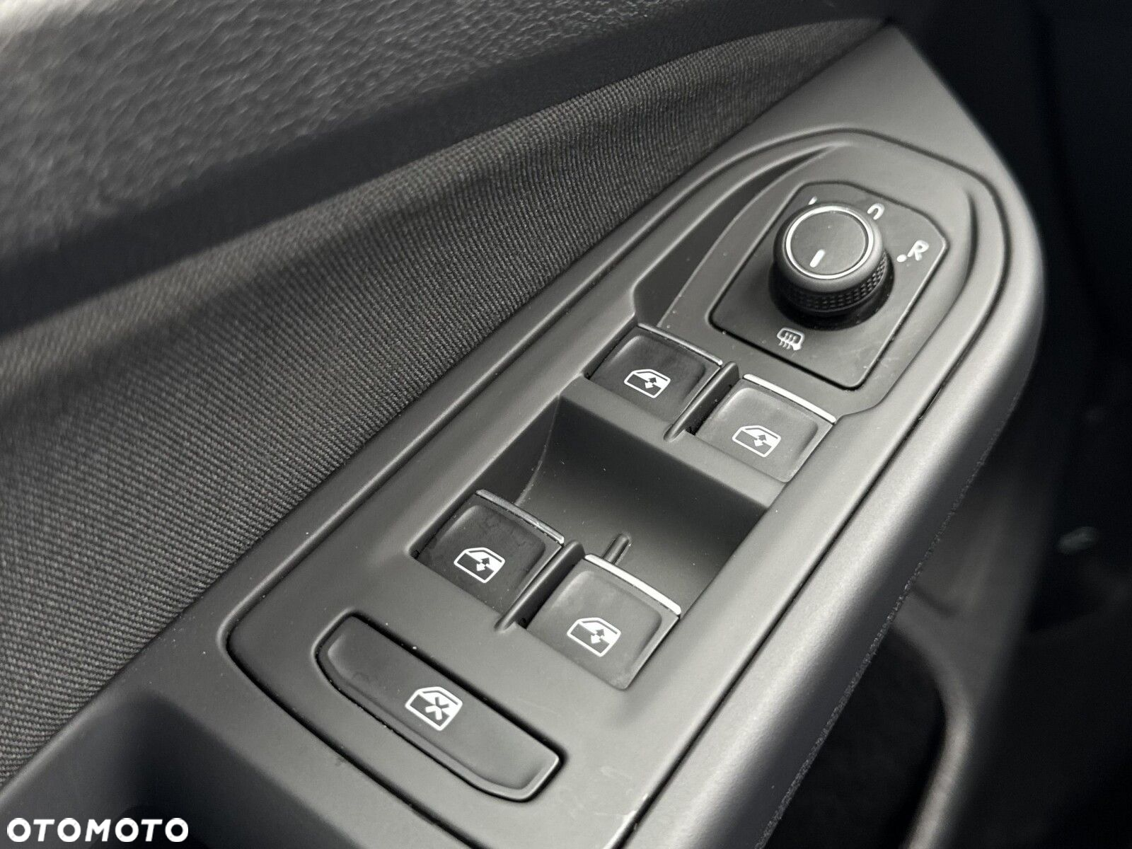 Volkswagen Golf VIII 1.5 TSI EVO Life - 18