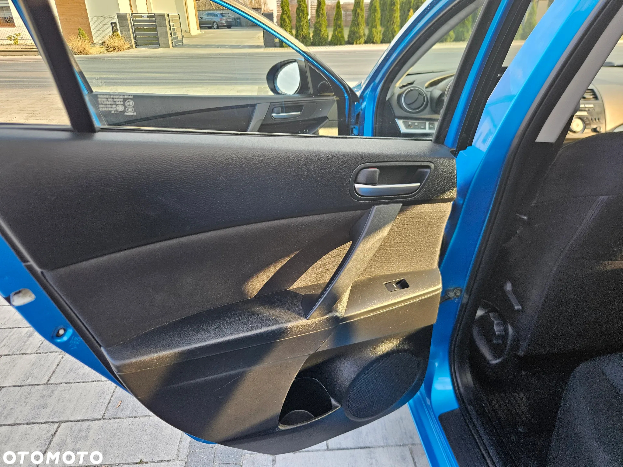 Mazda 3 1.6 Active + - 24