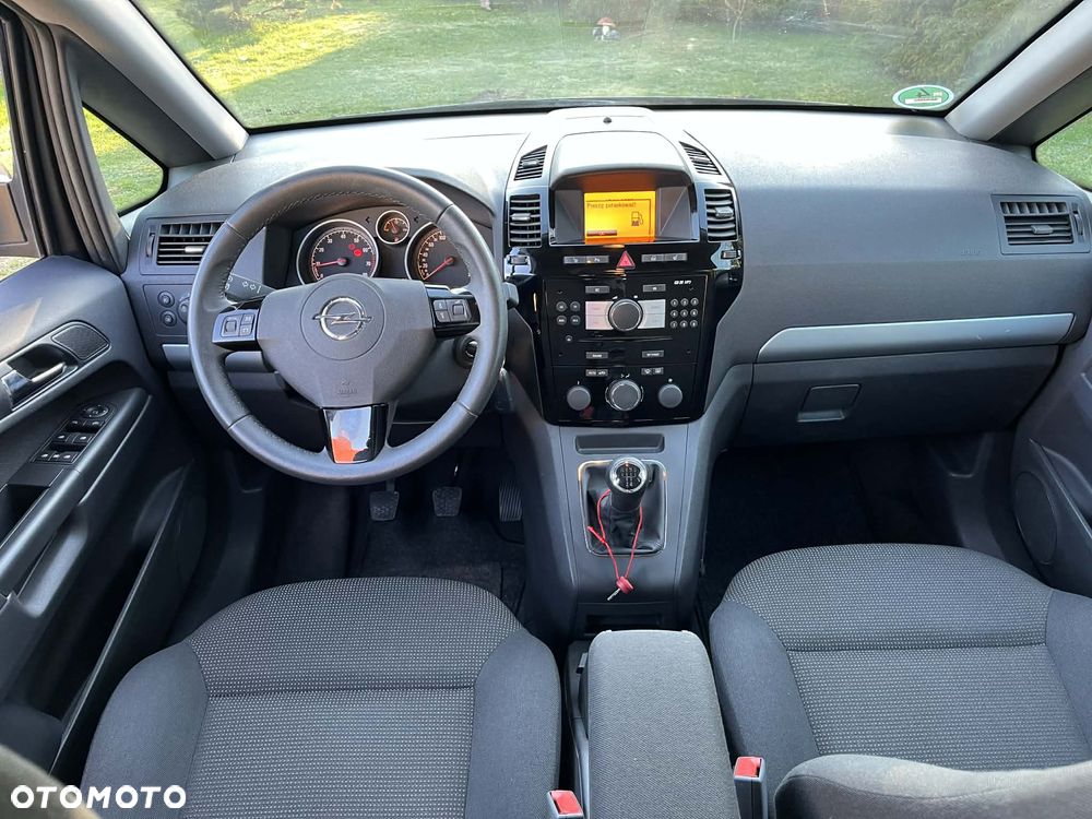 Opel Zafira 1.8 Cosmo - 35