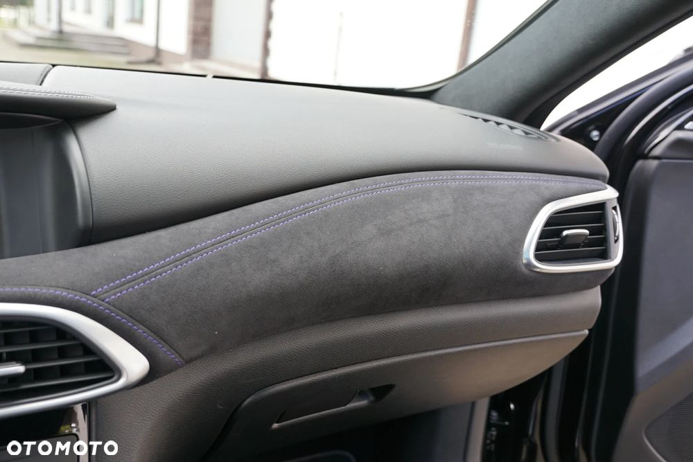 Infiniti Q30 2.0t DCT AWD Sport - 34