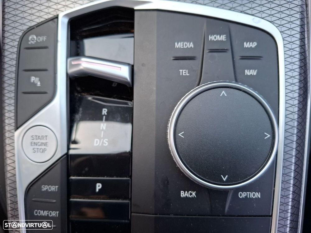 BMW 320 d Touring Pack Desportivo M Auto - 18