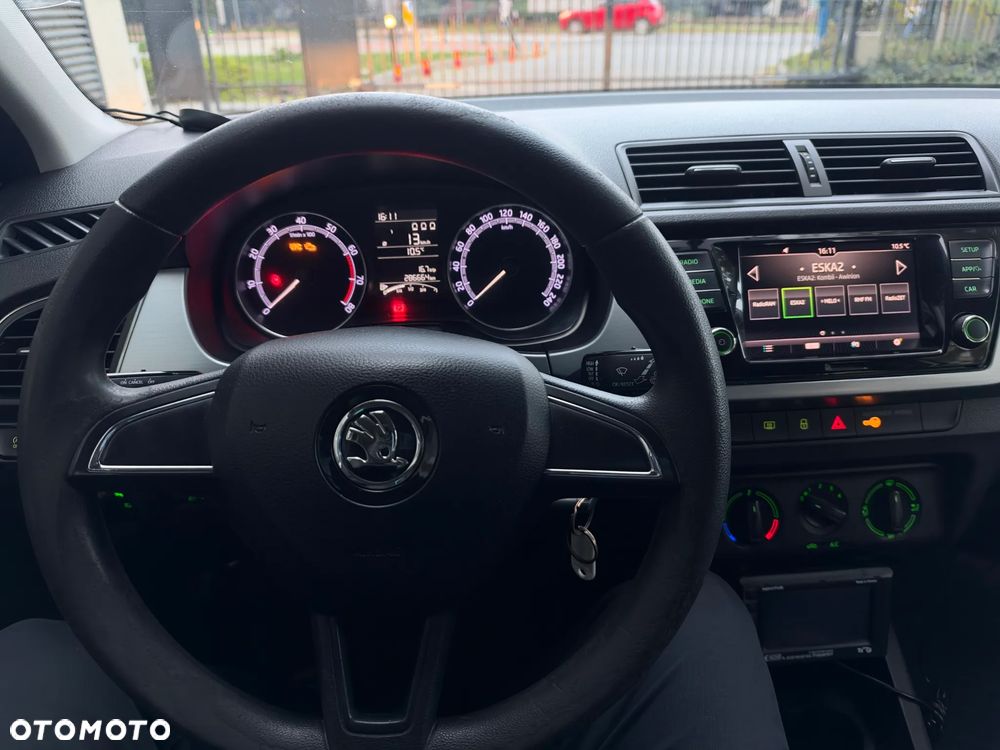Skoda Fabia 1.0 Ambition - 11