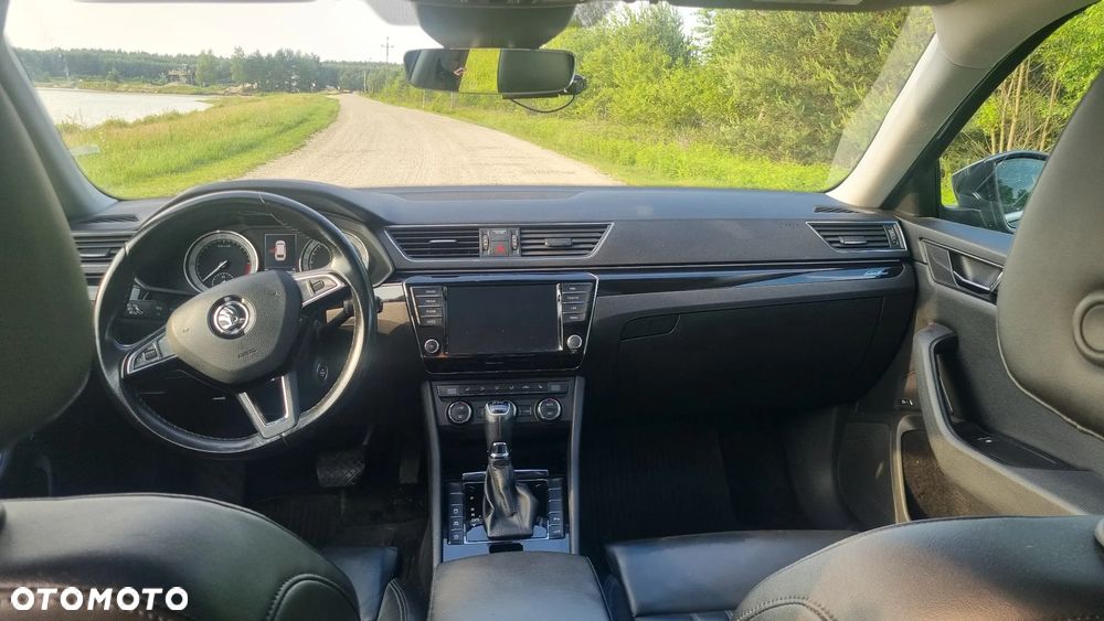 Skoda Superb 2.0 TDI 4x4 L&K DSG - 11