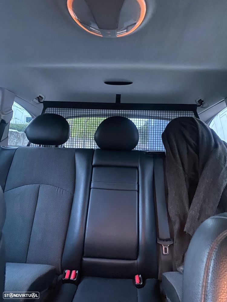 Mercedes-Benz E 200 CDi Avantgarde Aut. - 31