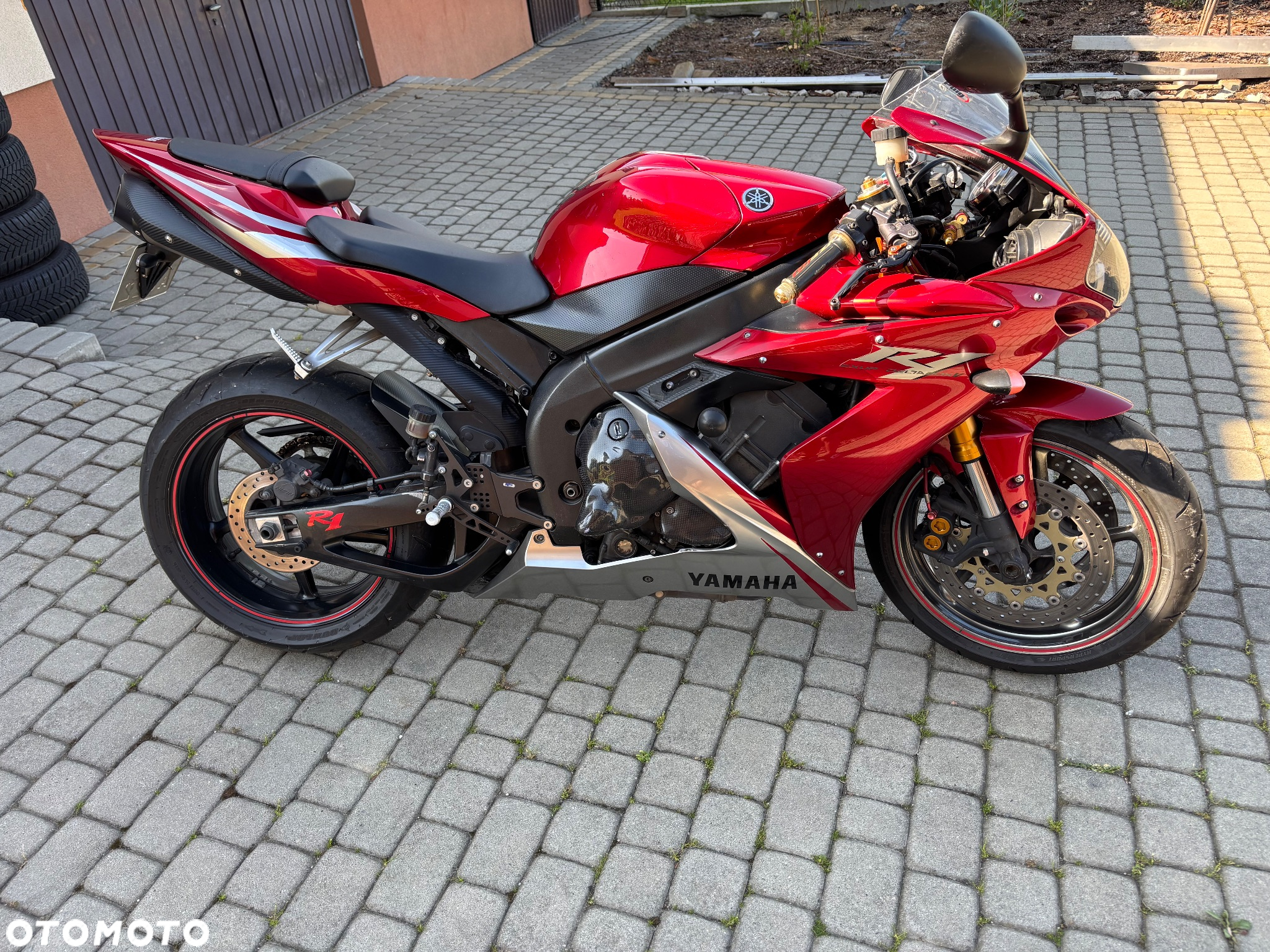 Yamaha R1 - 3