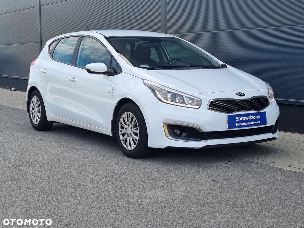 Kia Ceed - 8