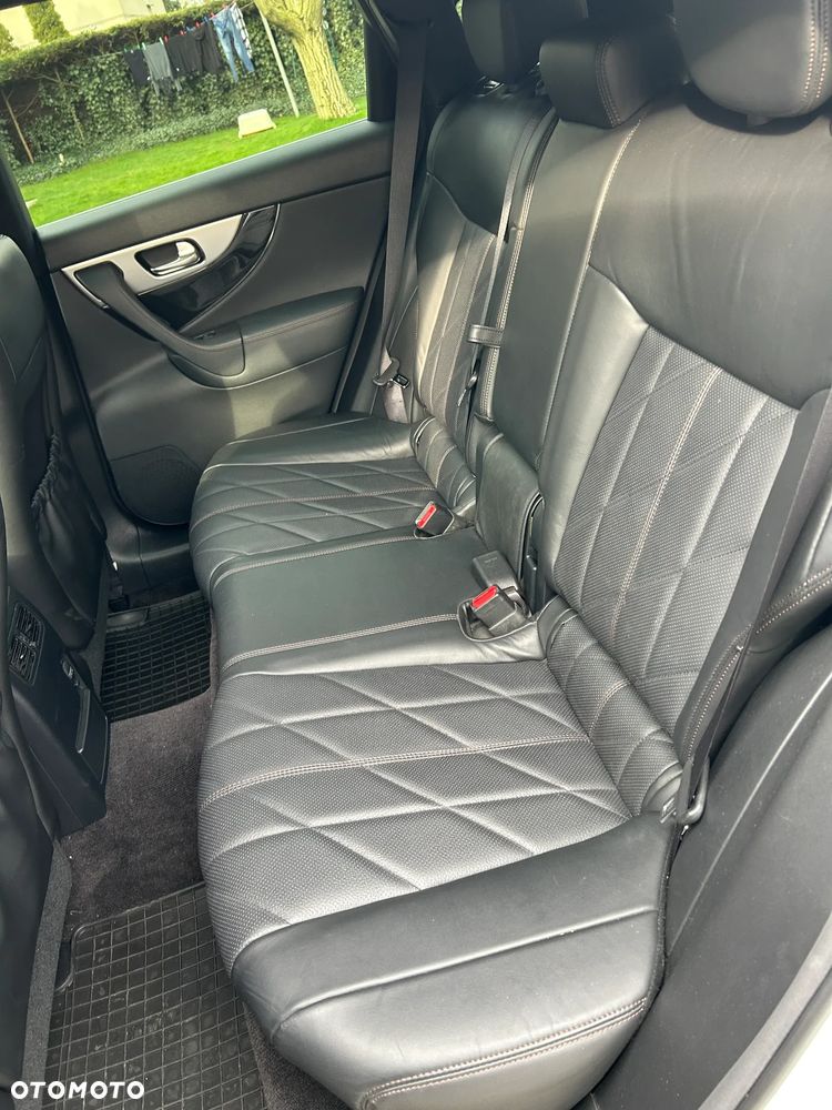 Infiniti QX70 3.7 AWD Design - 24