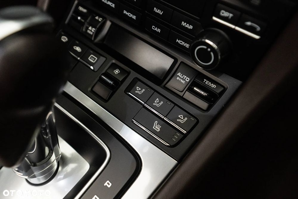 Porsche 911 Carrera PDK - 26