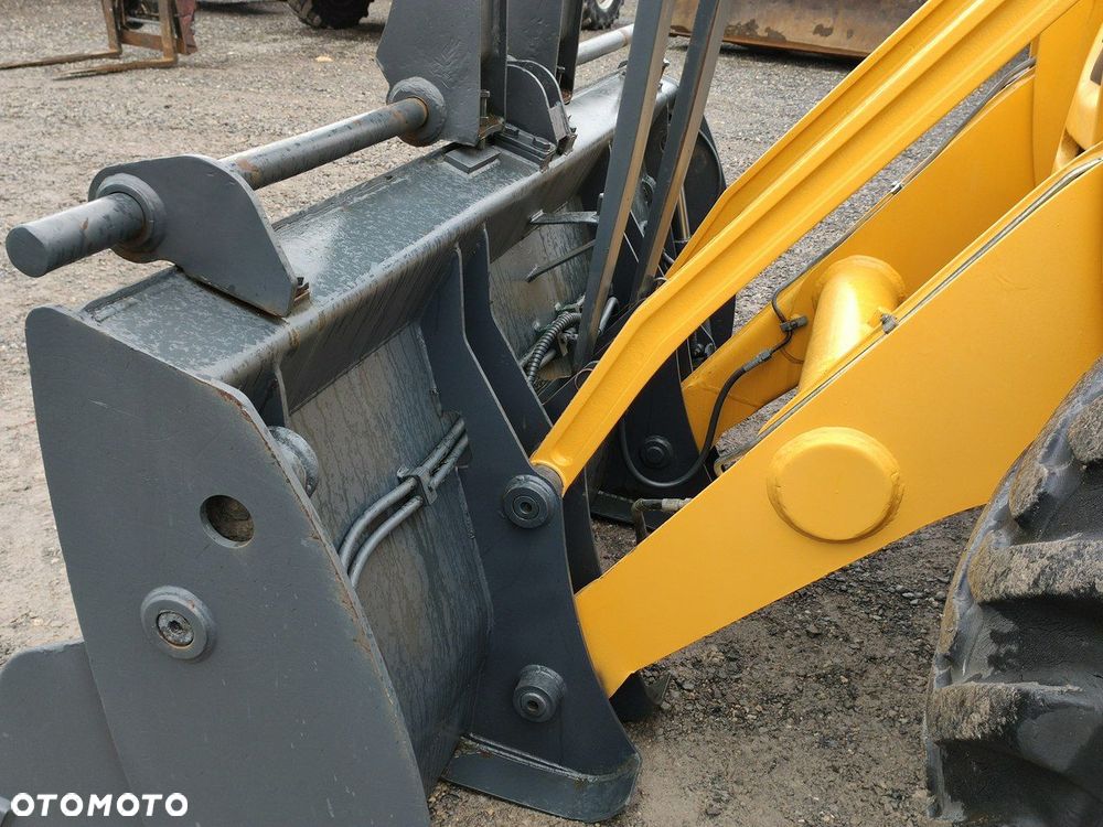 Komatsu WB 93S-5E0 Bez Luzów Zadbana Sprawna Super Stan !!! - 12