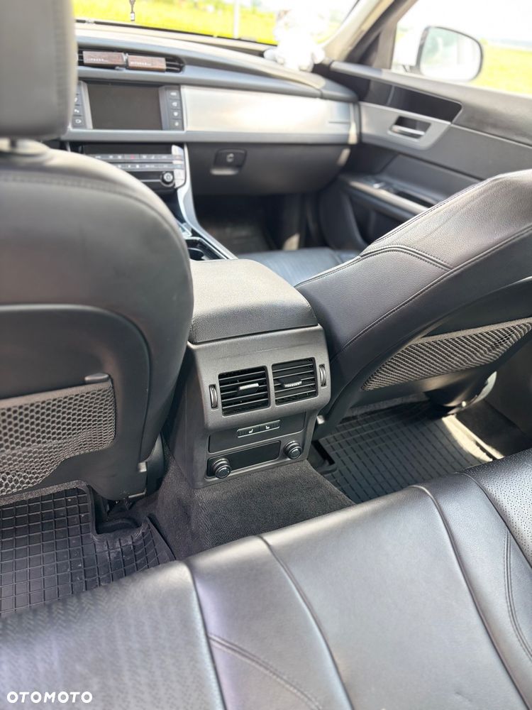 Jaguar XF 2.0 i4D Prestige - 9